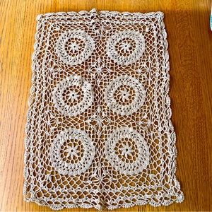 Vintage ecru doily rectangular dresser scarf, end table lg